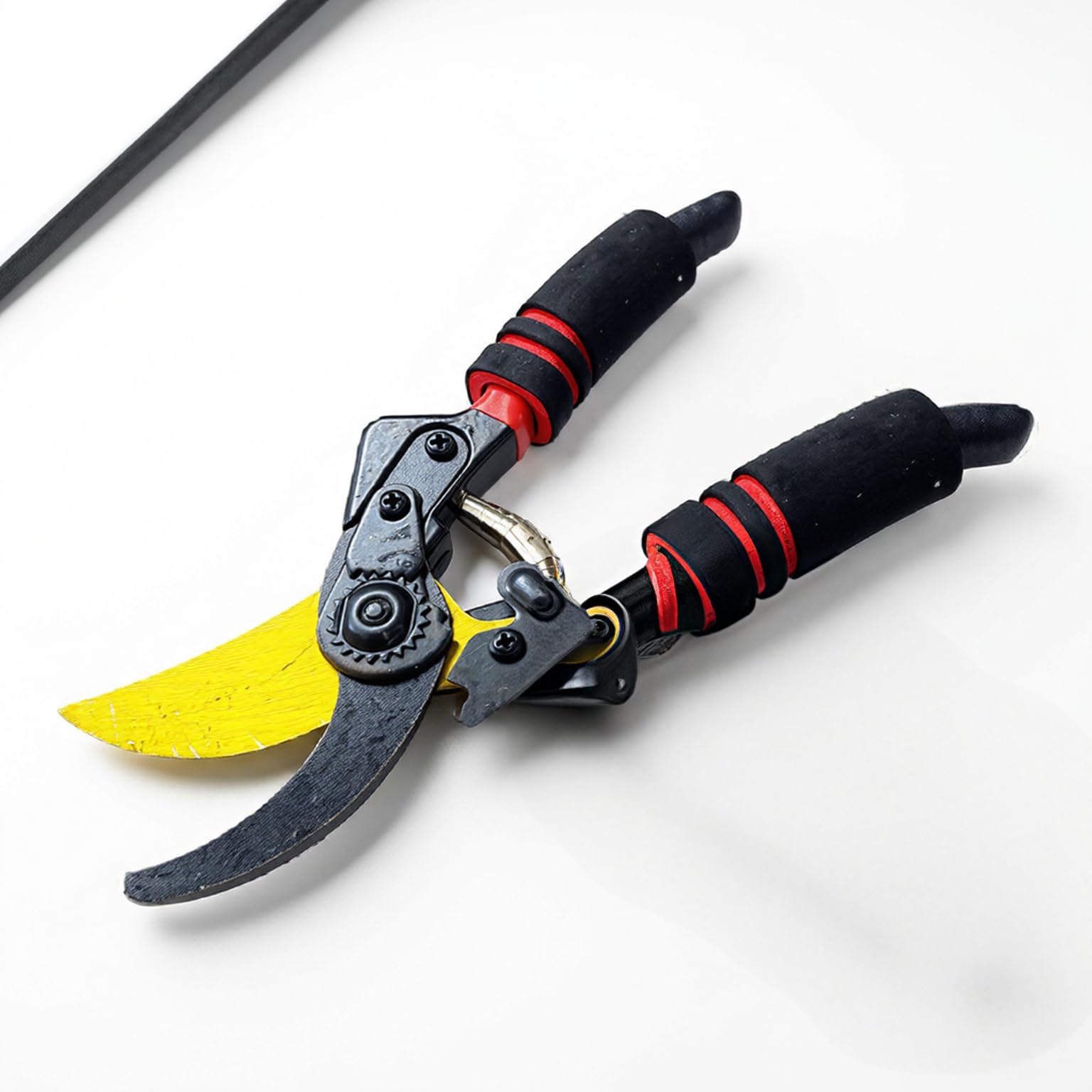 MEPEREZ pruning shears in hand demonstrating comfortable grip
