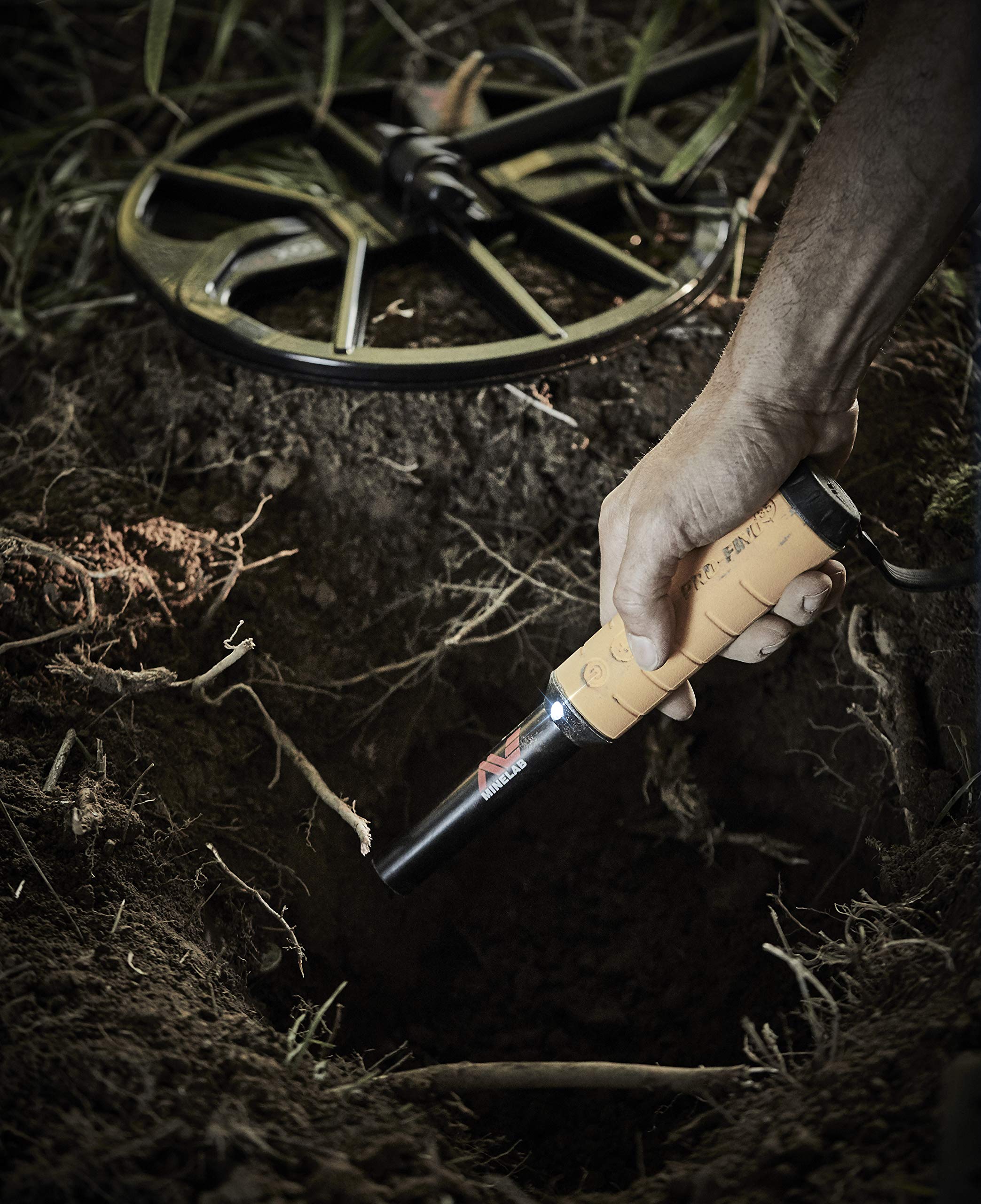 MINELAB PRO-FIND 35 Pinpointer with flashlight and holster