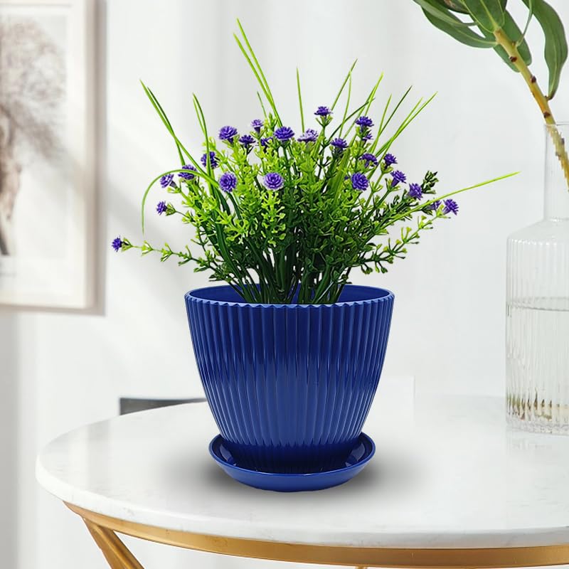 Minimalist design of RooTrimmer plant pots in a living room