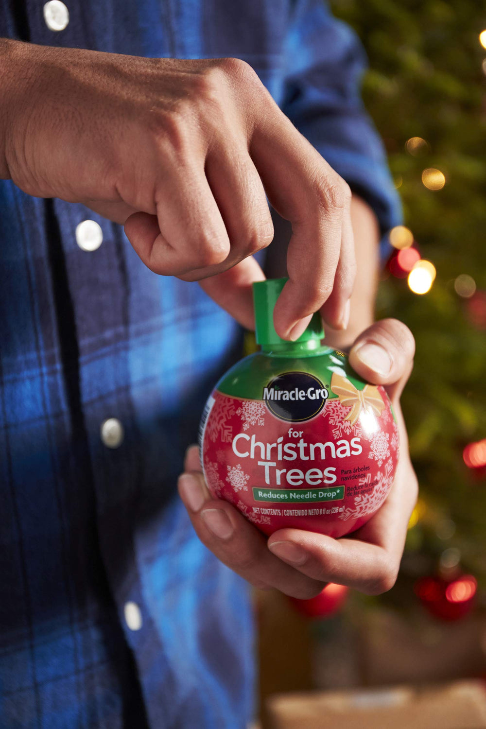 Miracle-Gro for Christmas Trees cap and measurement detail