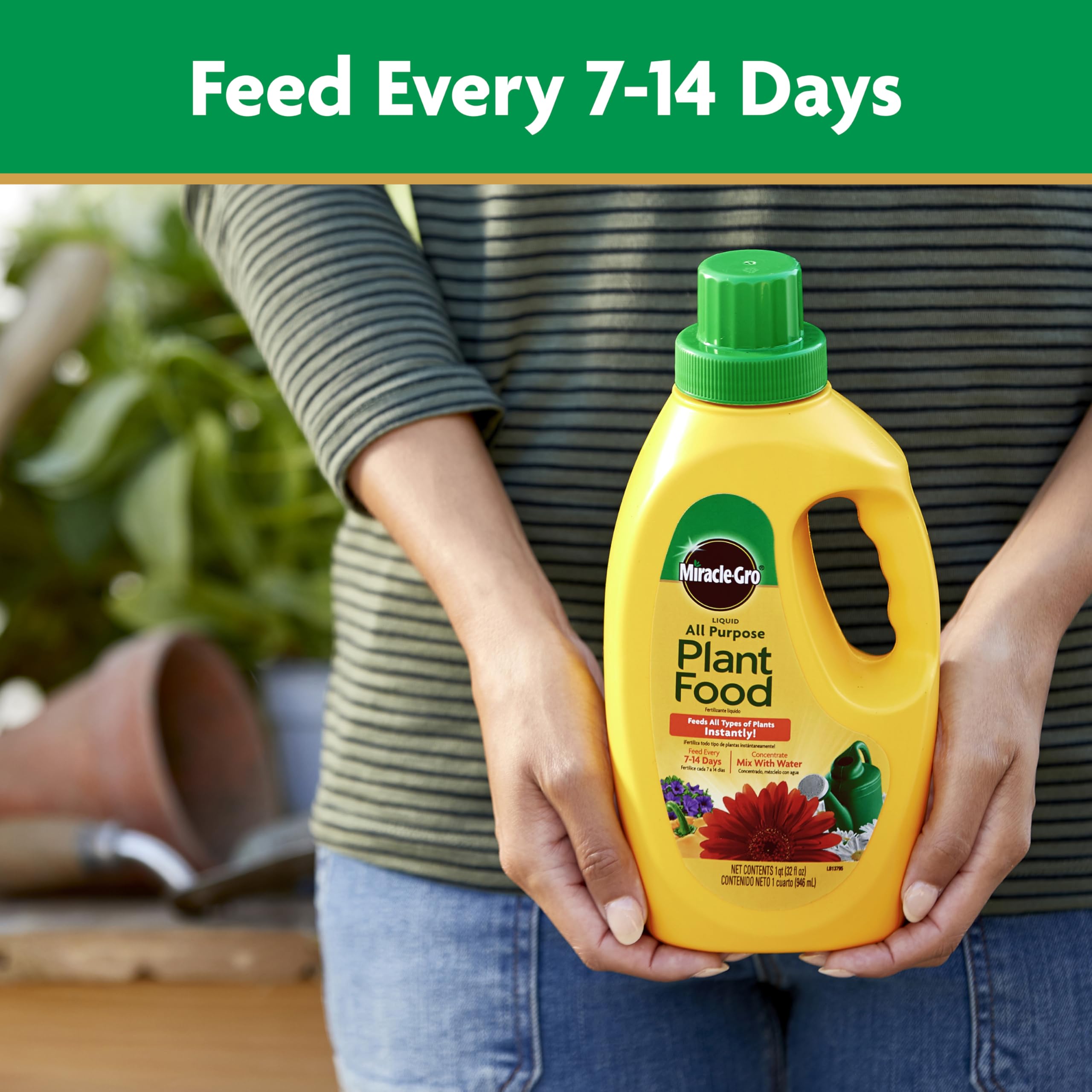 Miracle-Gro Liquid All Purpose Plant Food 32 oz with measuring cap