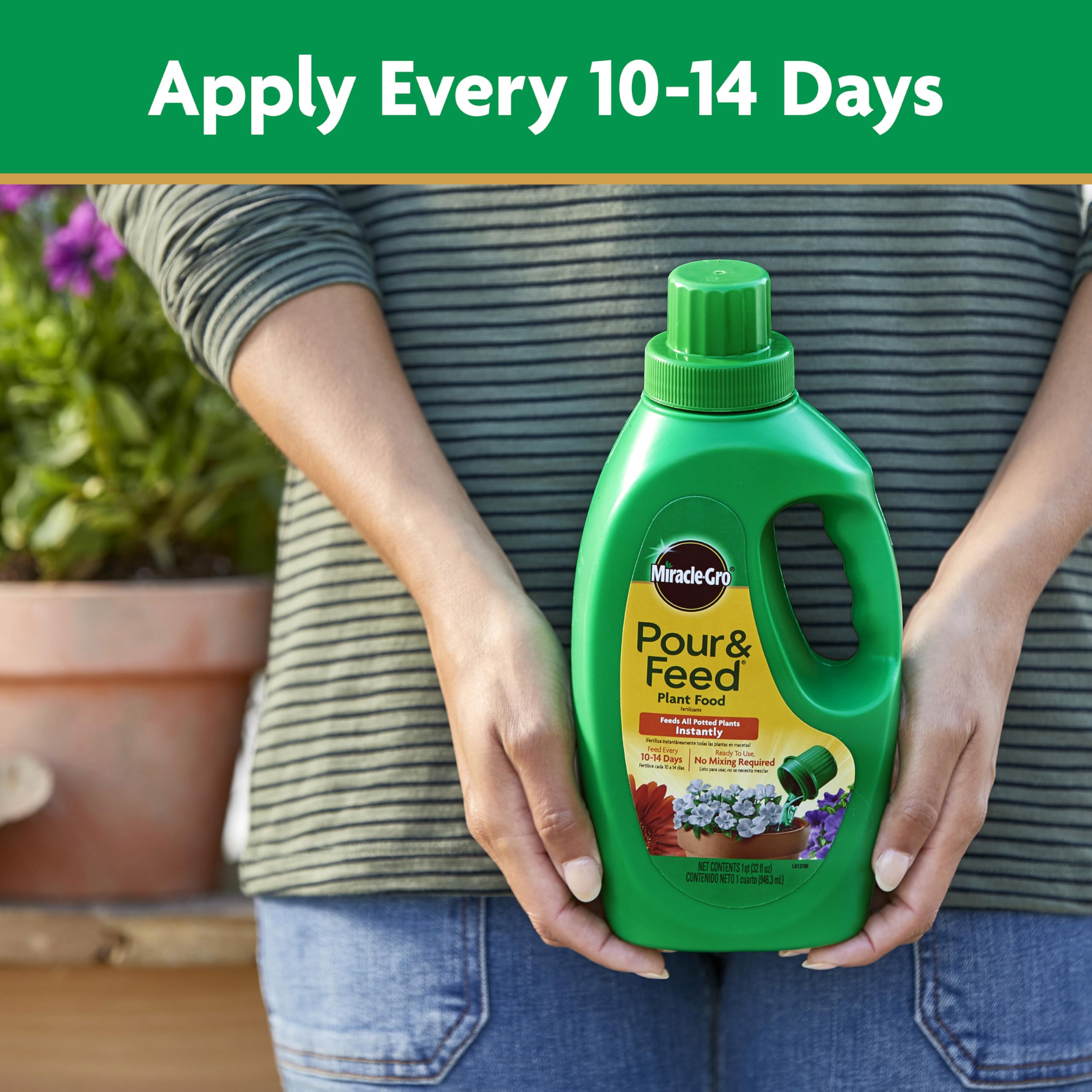 Miracle-Gro Pour & Feed Plant Food 32 fl oz packaging