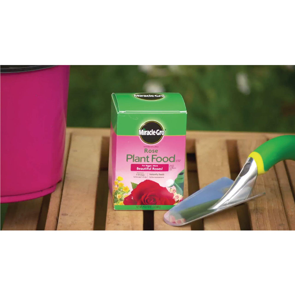 Miracle-Gro Rose Food instructions on the back