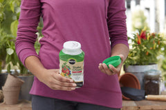 Miracle-Gro Shake 'N Feed Plant Food packaging back view