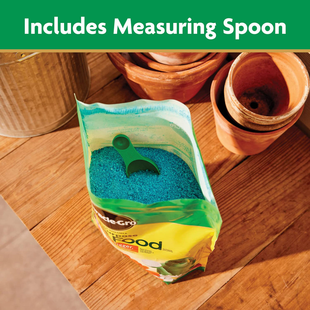Miracle-Gro Water Soluble All Purpose Plant Food powder texture