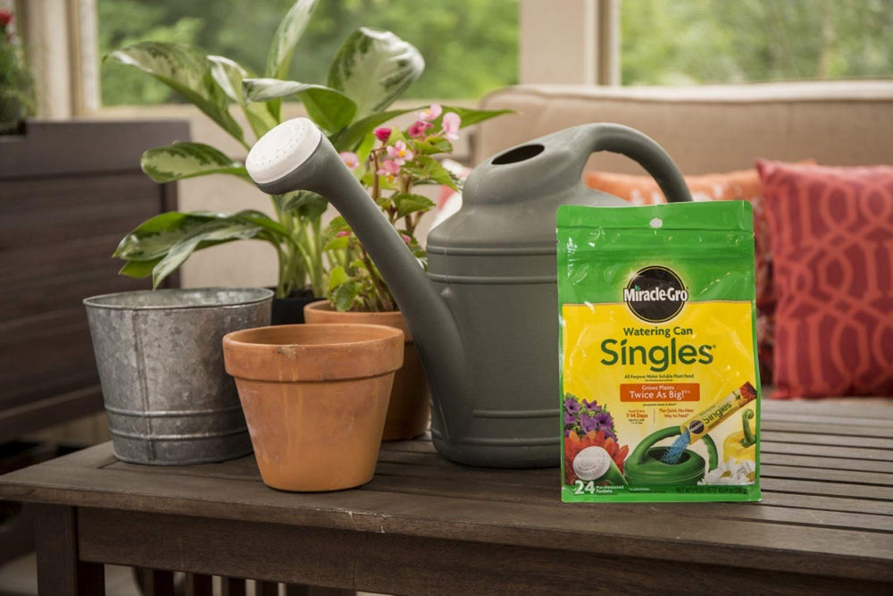 Miracle-Gro Watering Can Singles All Purpose Plant Food packets back view