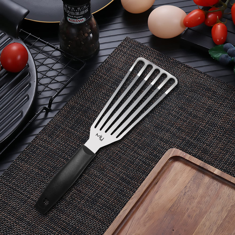 MIU France Fish Spatula side view with handle