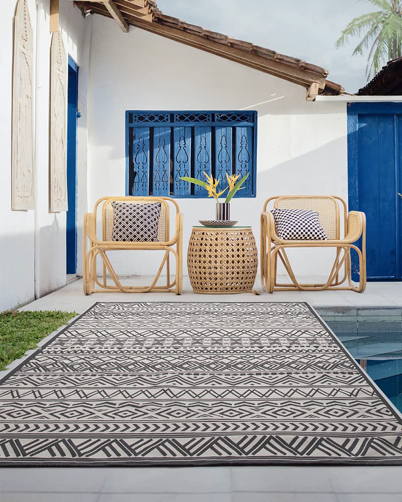 MontVoo Outdoor Rug 4x6 ft easy to clean material