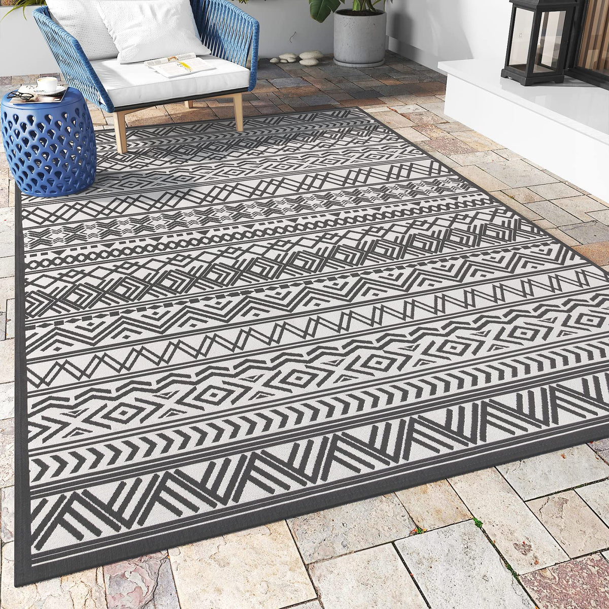 MontVoo Outdoor Rug 4x6 ft greyish black flatweave front view