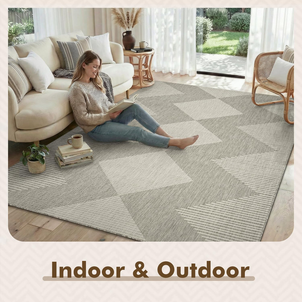 MontVoo Outdoor Rug 5x7 ft Grey Ivory in patio setting