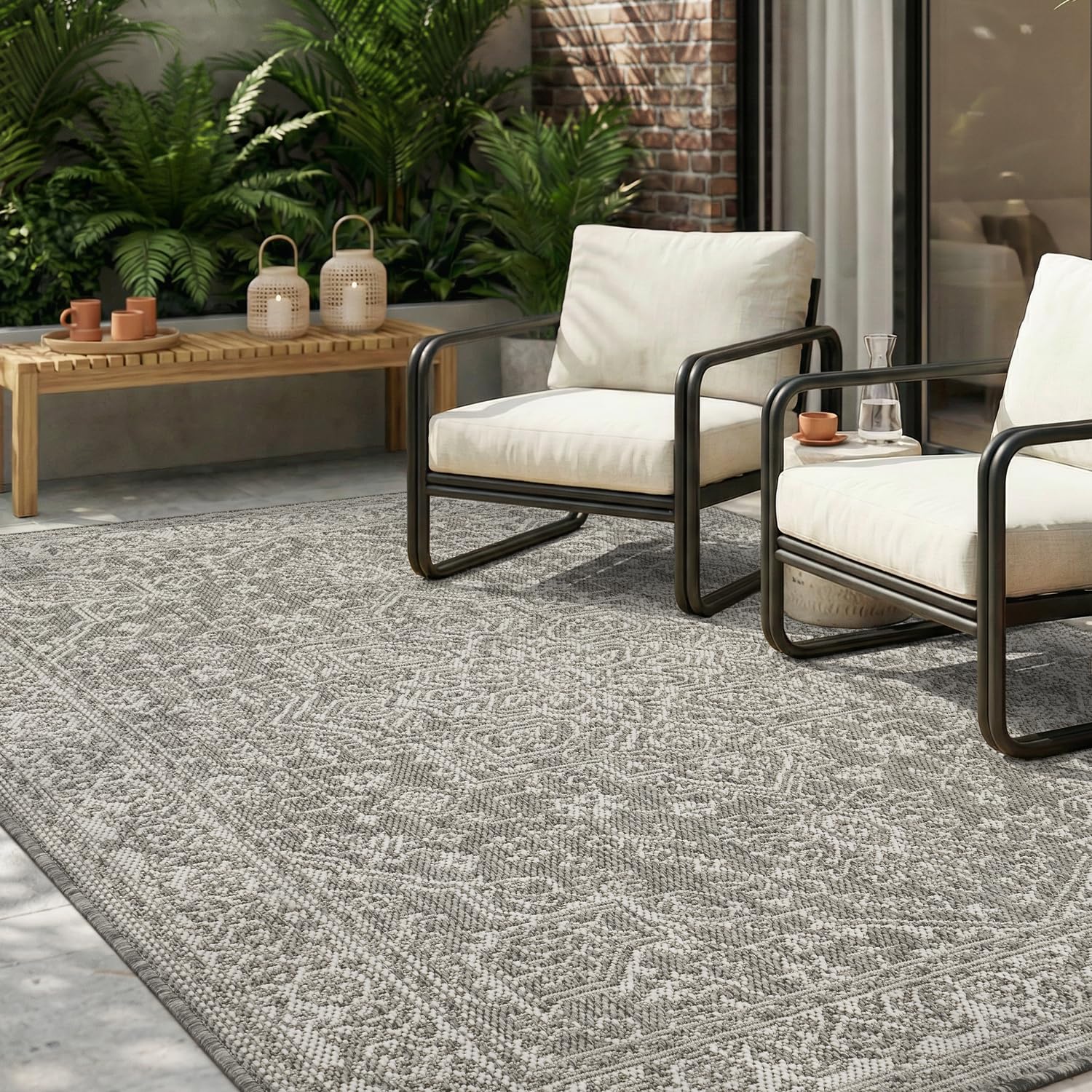 MontVoo Outdoor Rug 5x7 ft grey ivory vintage medallion front view