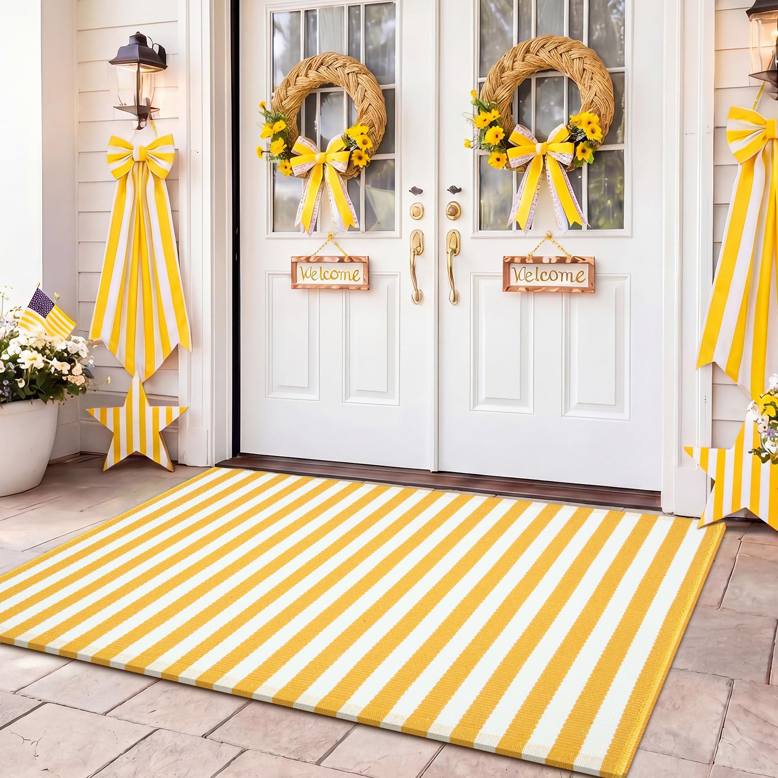 Moucuny outdoor rug 3' x 5' displayed on porch