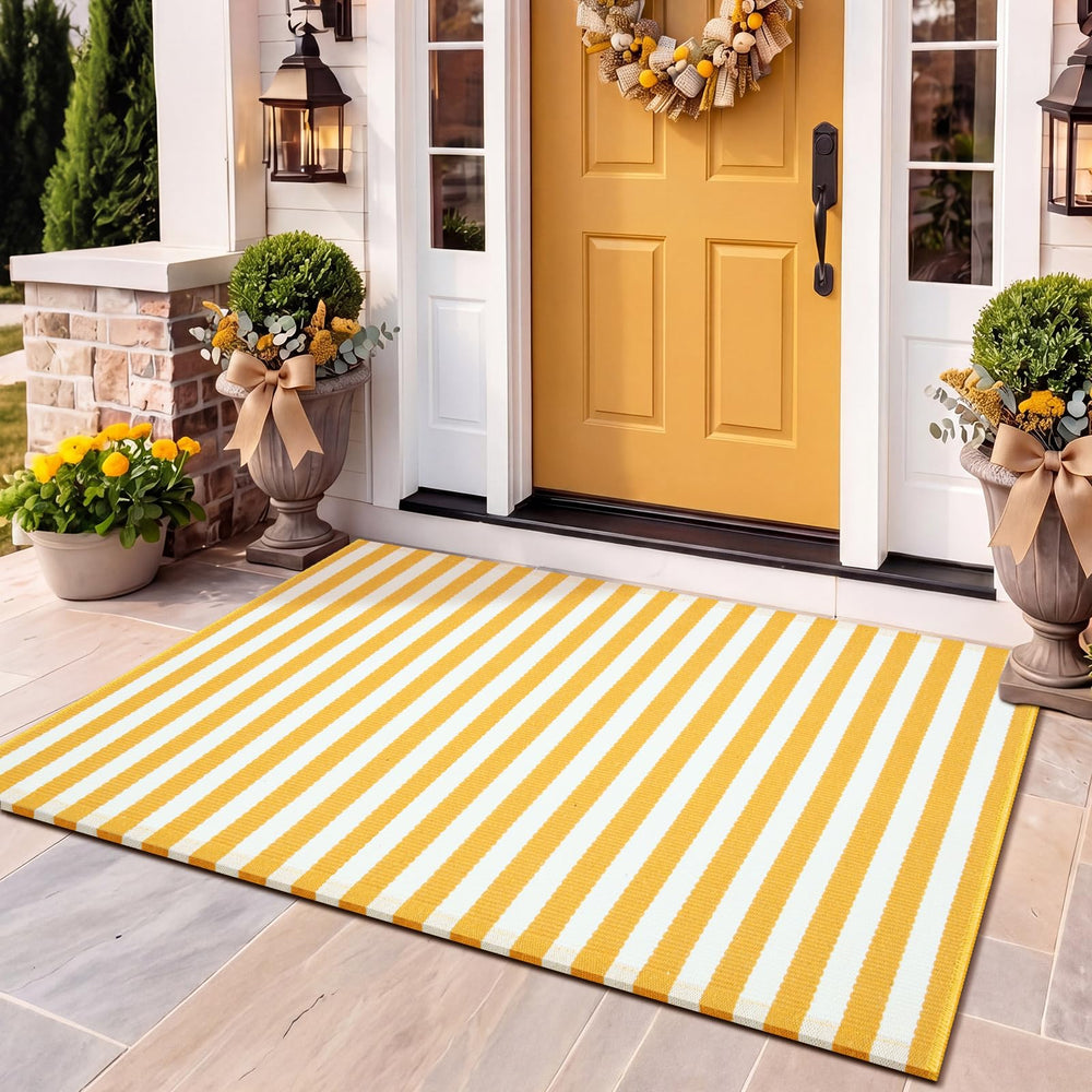 Moucuny outdoor rug folded for easy storage