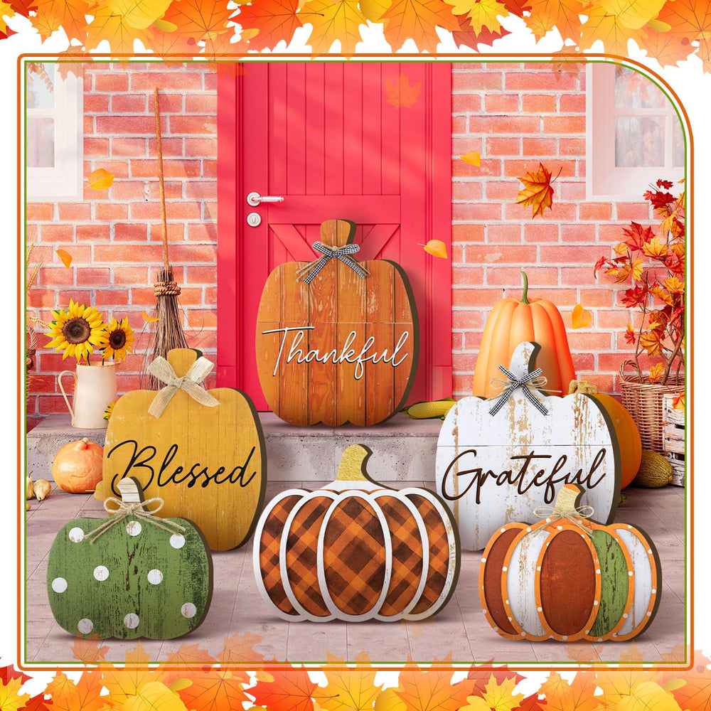 Moucuny pumpkin porch sign in classic colour