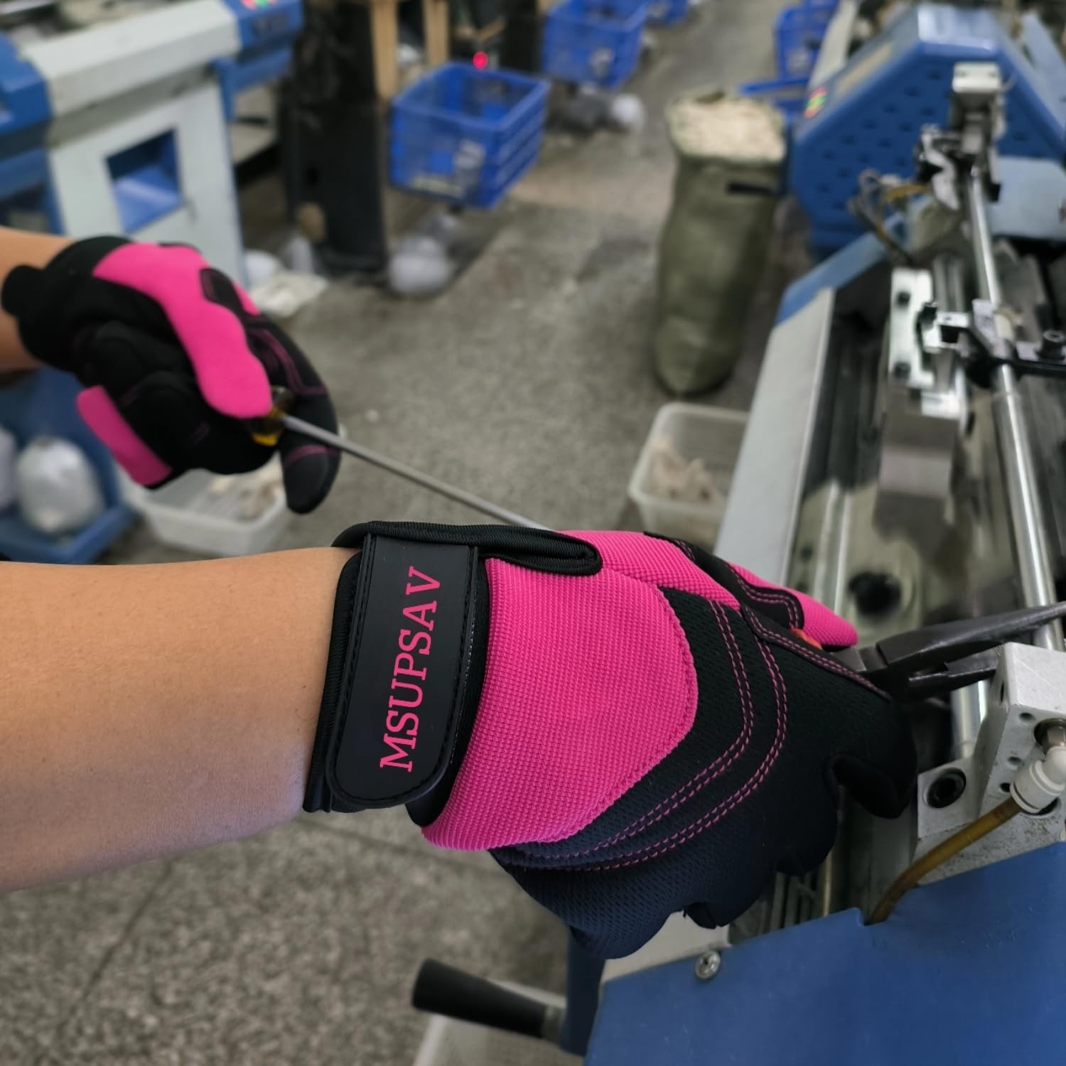 MSUPSAV Gardening Gloves in use while planting