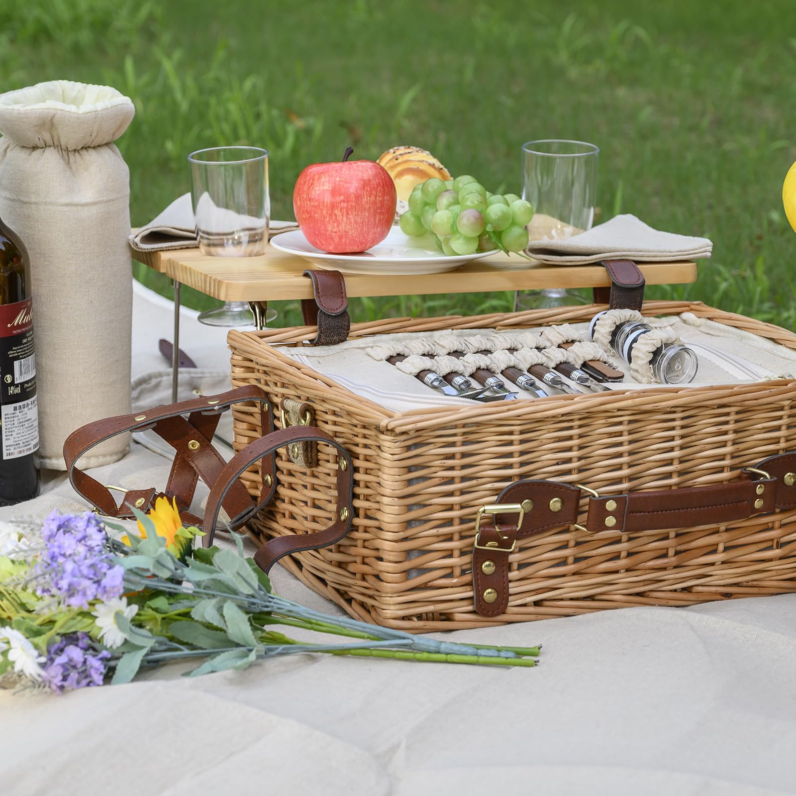 Natural colour SatisInside picnic basket set on a picnic blanket
