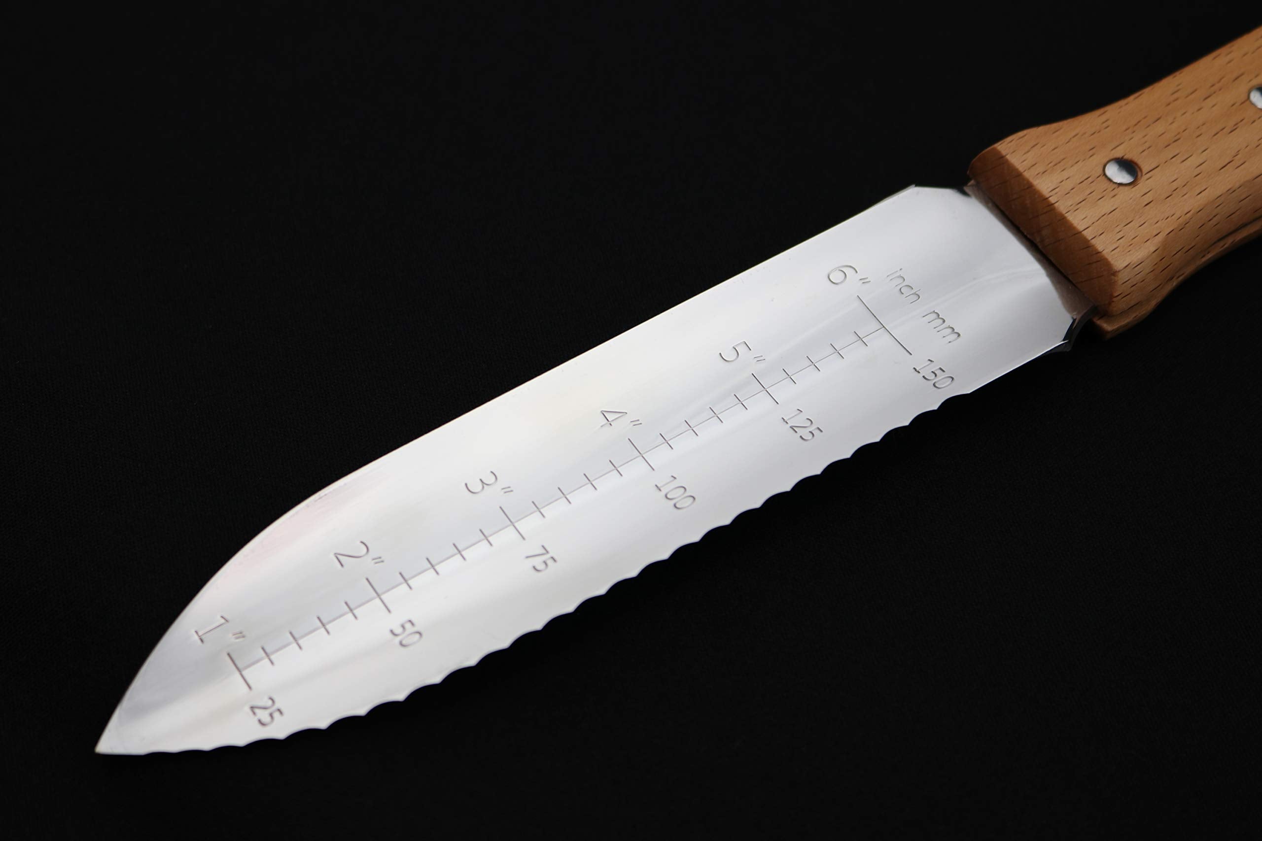 Nisaku weeding knife wooden handle for secure grip
