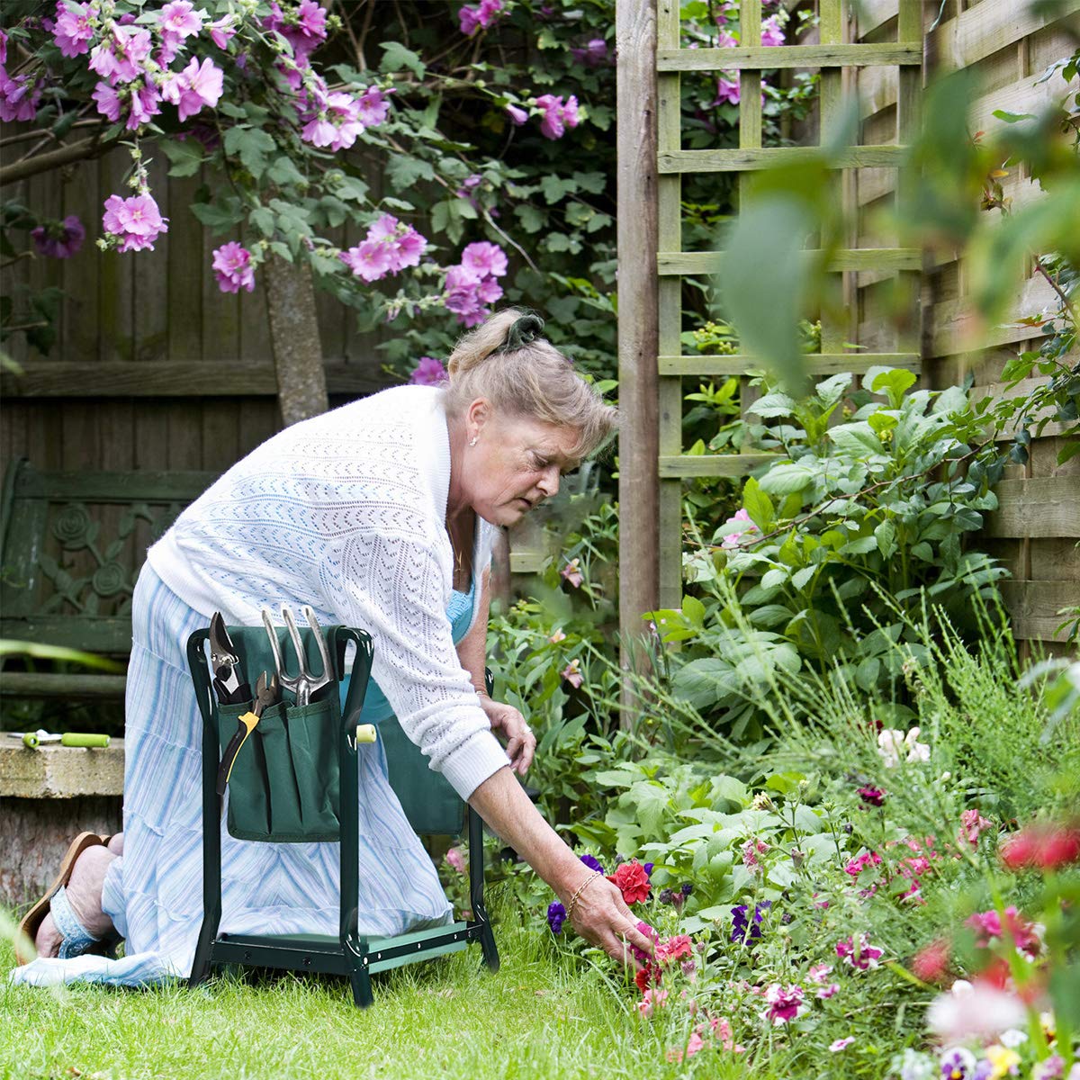 OFFICEJOY Garden Kneeler with tools stored in pouch