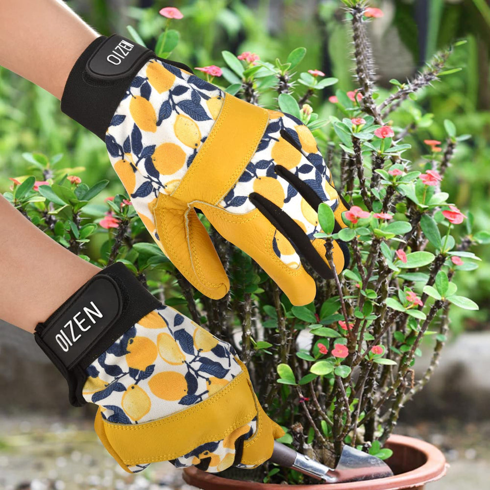 OIZEN gardening gloves close-up of touchscreen fingertips