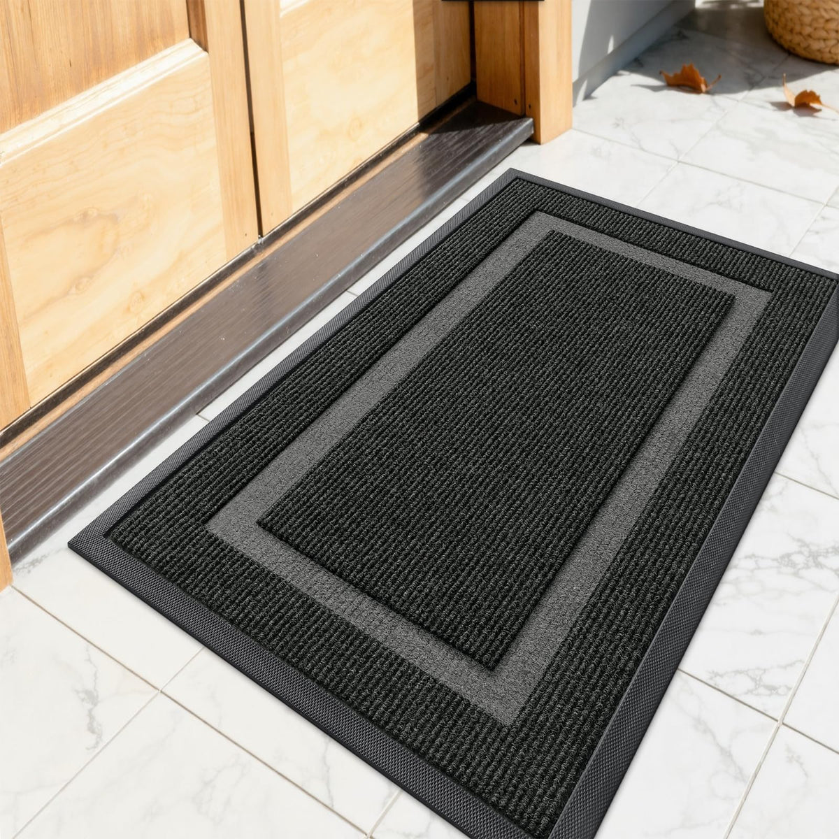 OLANLY Front Door Mat 23.5x15.5 black model front view