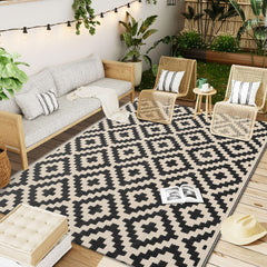 OLANLY Outdoor Rug 5x8 ft black and beige geometric pattern front view