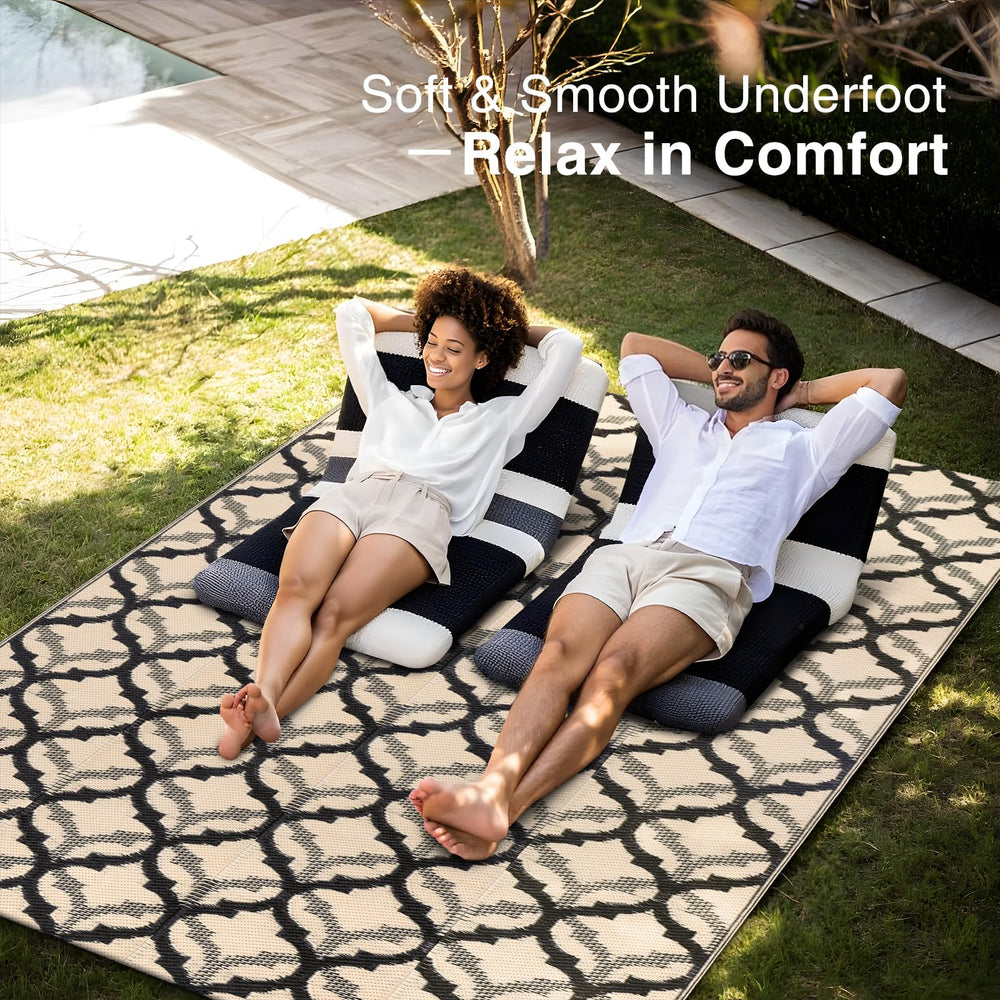 OLANLY Outdoor Rug 5x8 ft close-up of braided texture