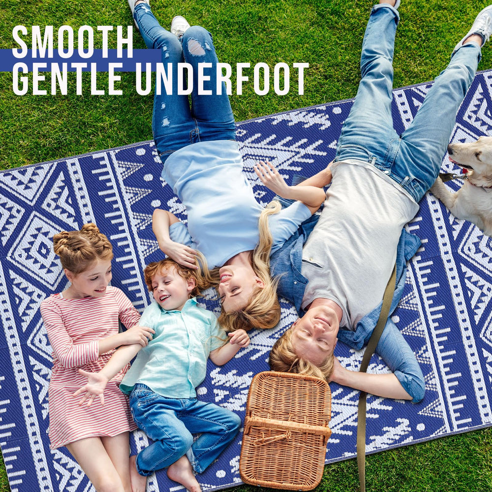 OLANLY Outdoor Rug 5x8 ft in a picnic setup
