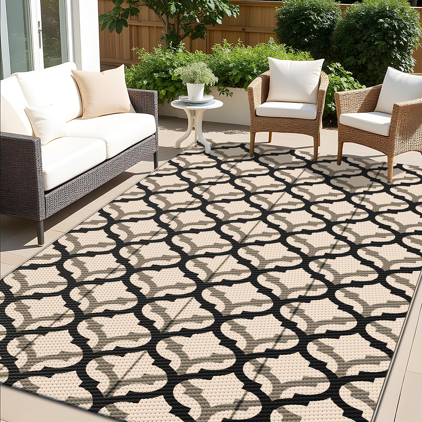 OLANLY Outdoor Rug 5x8 ft in Black & Beige front view