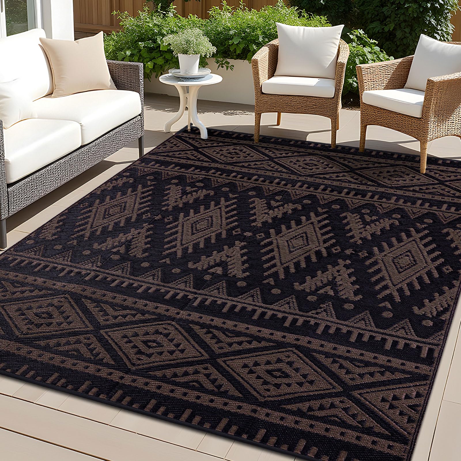 OLANLY Outdoor Rug 6x9 ft Black & Brown geometric pattern front view