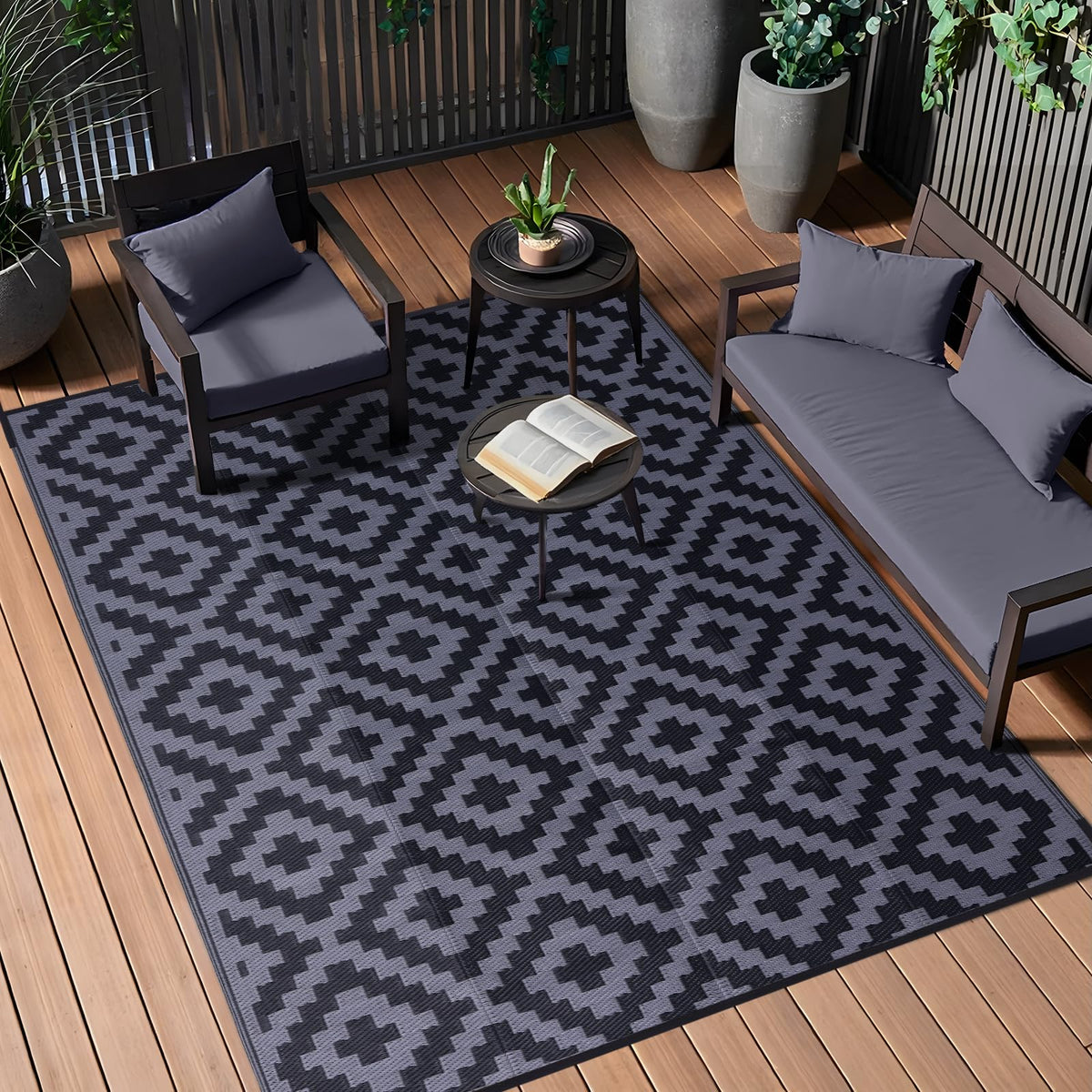 OLANLY Outdoor Rug 6x9 ft front view with geometric pattern