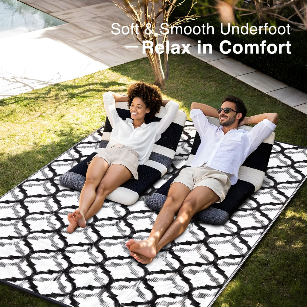 OLANLY Outdoor Rug 8x10 ft lightweight and portable