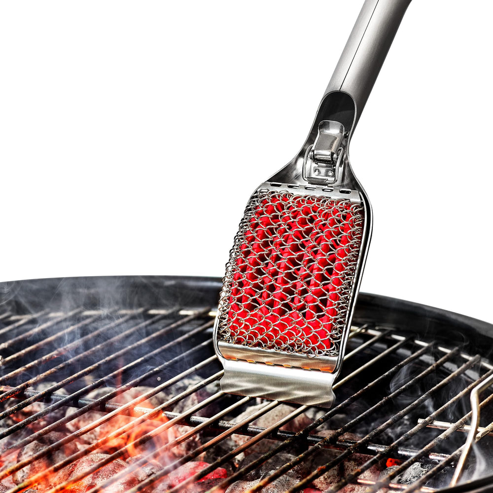 OXO Outdoor Coiled Grill Brush packaging