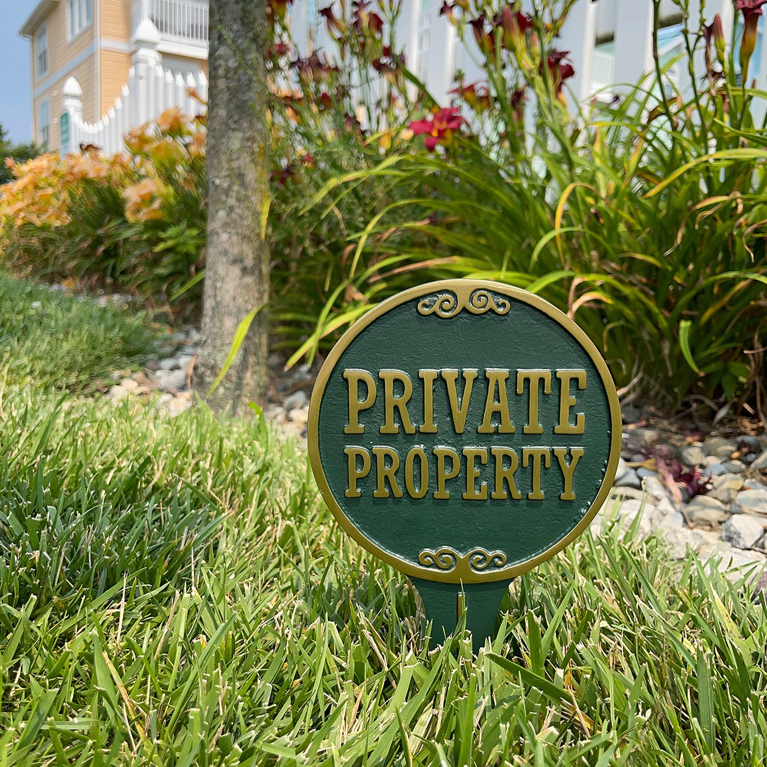 Pack contents of SmartSign Private Property Yard Sign