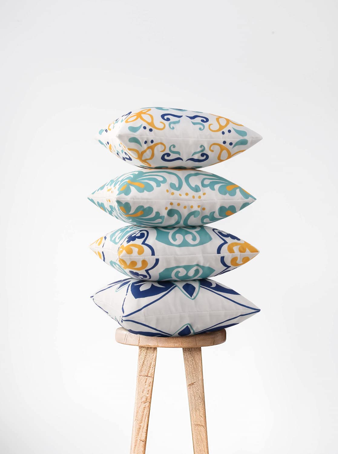 Pack of 4 Pyonic Outdoor Pillow Covers in blue