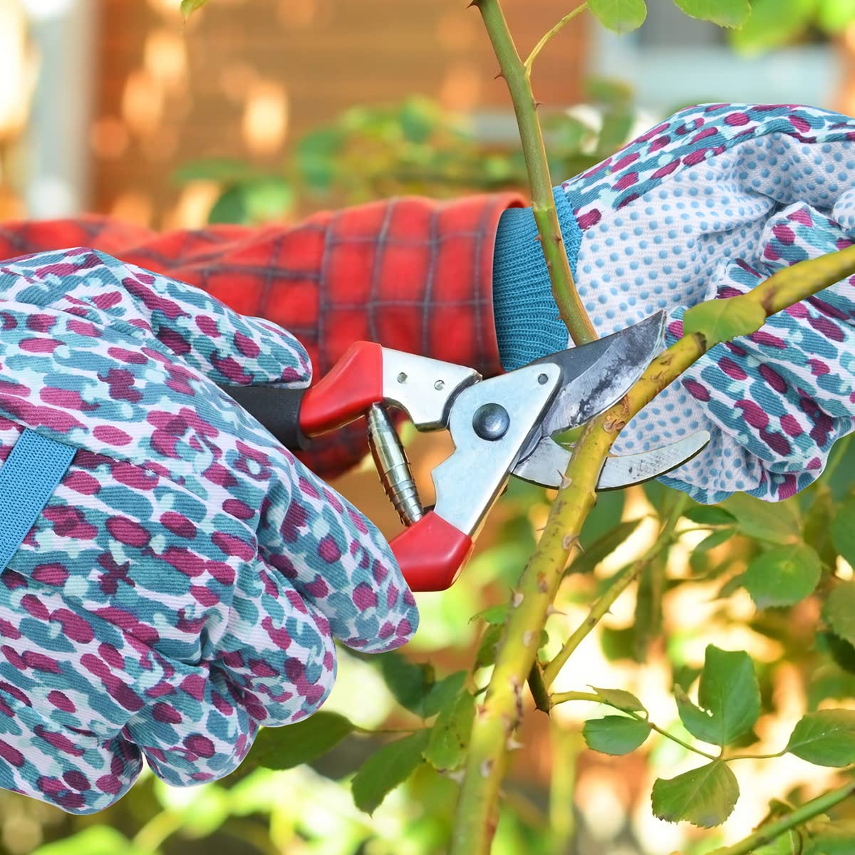 Packaging of Ainiv Floral Gardening Gloves with product details