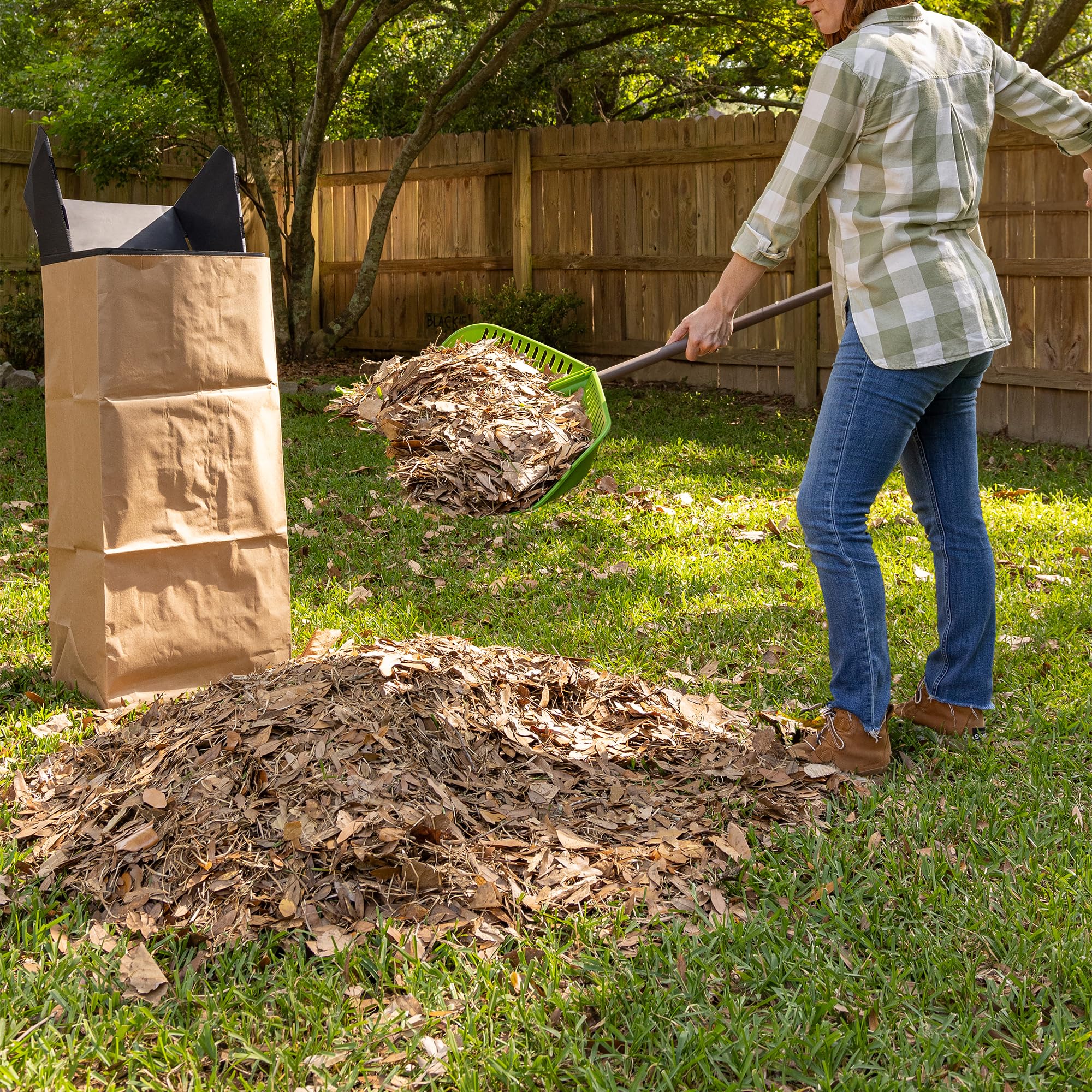 Packaging of AMES Flip Scooping Leaf Rake showing features