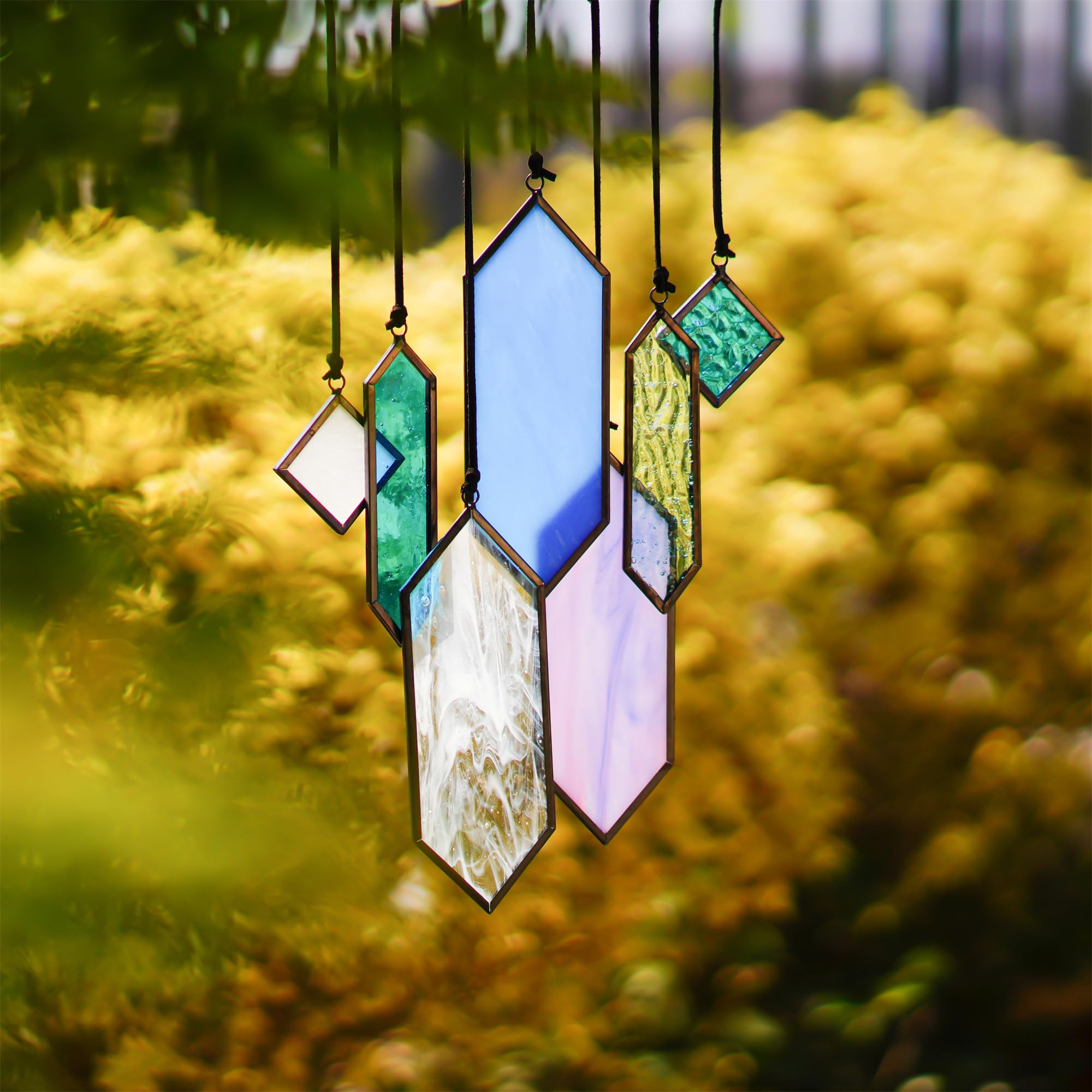 Packaging of HDCRYSTALGIFTS stained glass suncatcher set