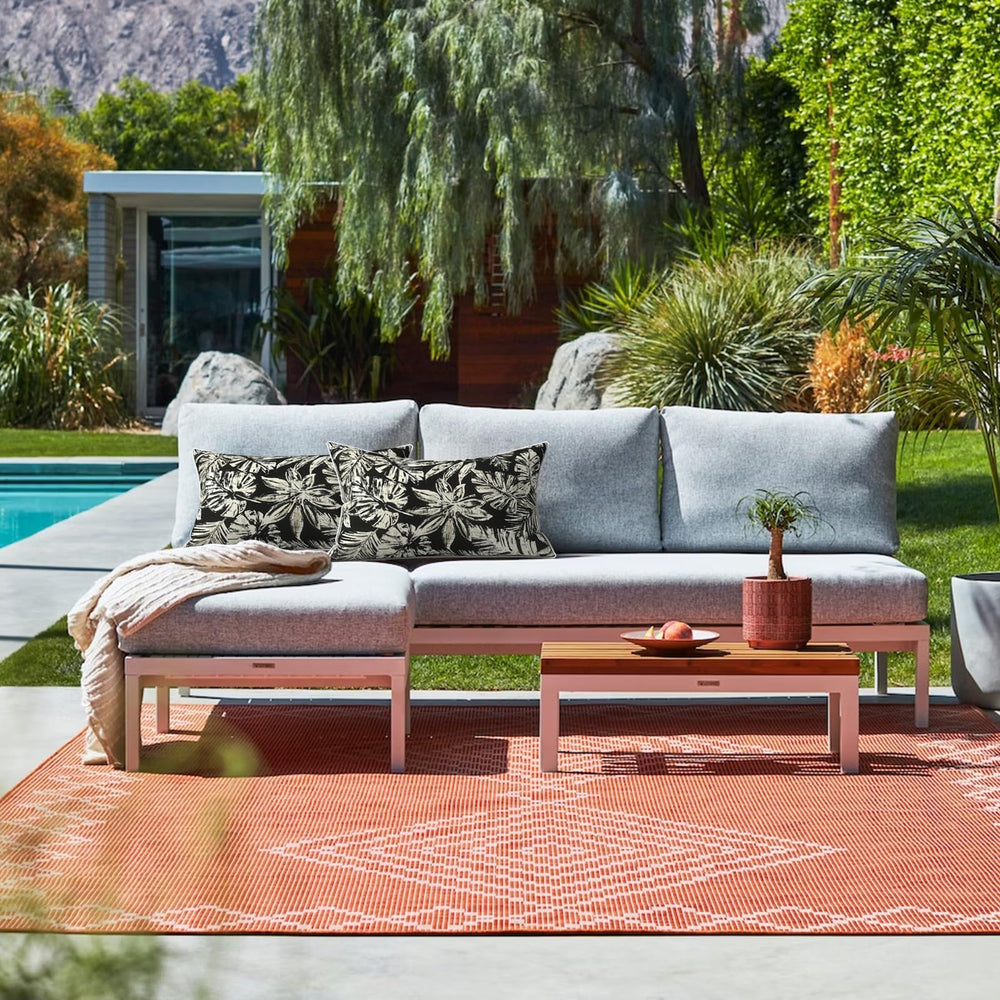 Packaging of LVTXIII outdoor lumbar pillow covers