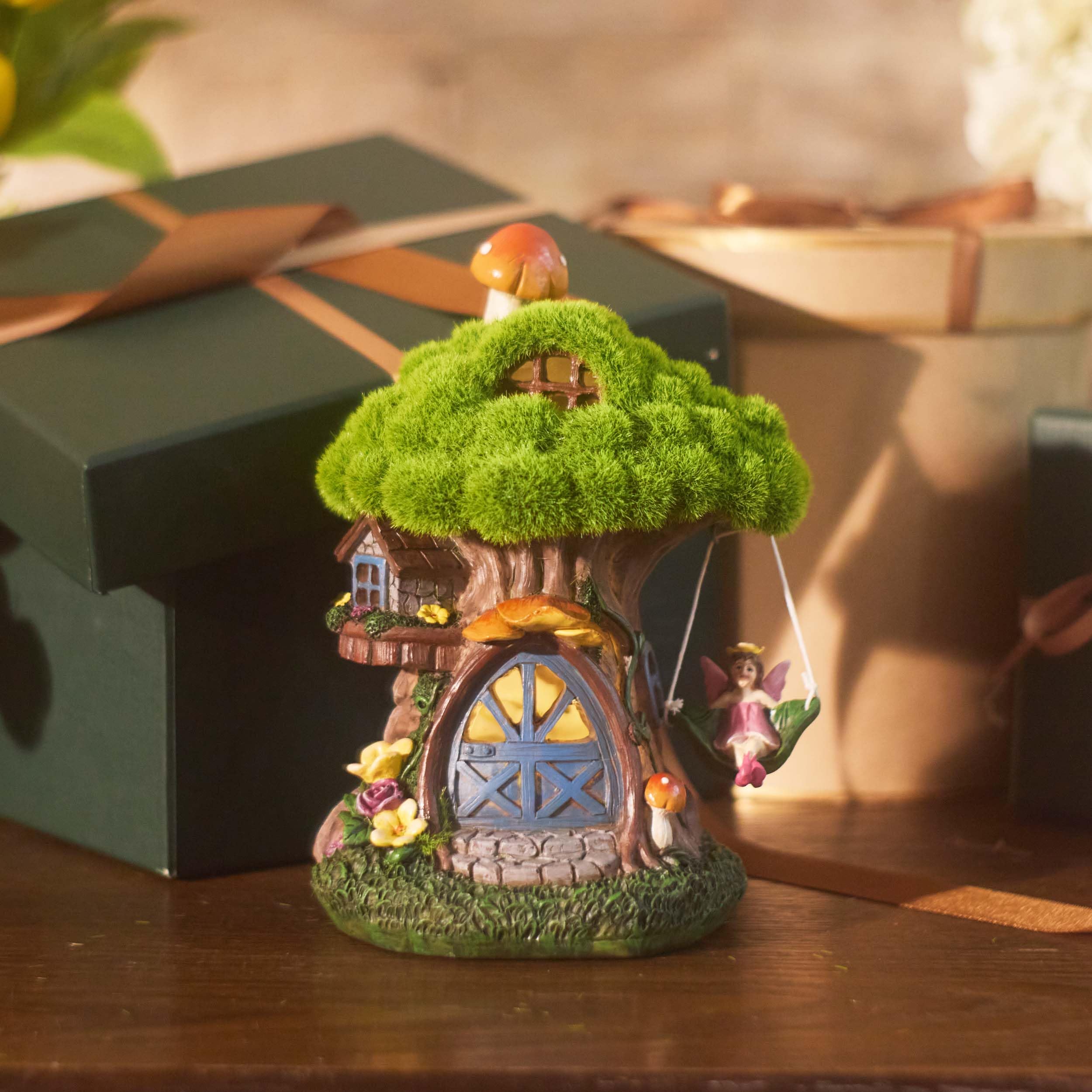Packaging of the TERESA'S COLLECTIONS Fairy House Solar Light