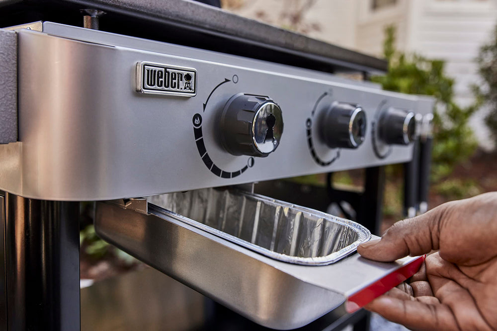 Packaging of Weber Griddle Tool Set
