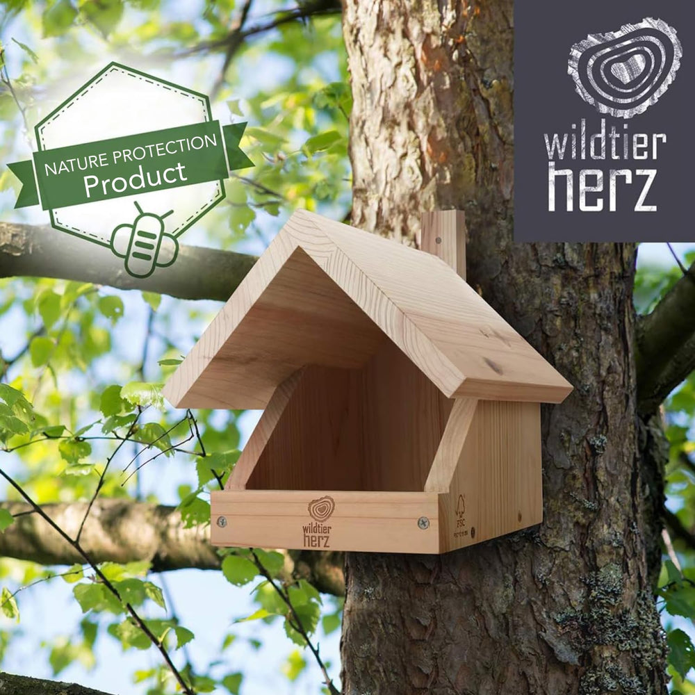 Packaging of wildtier herz solid wood blackbird nesting box