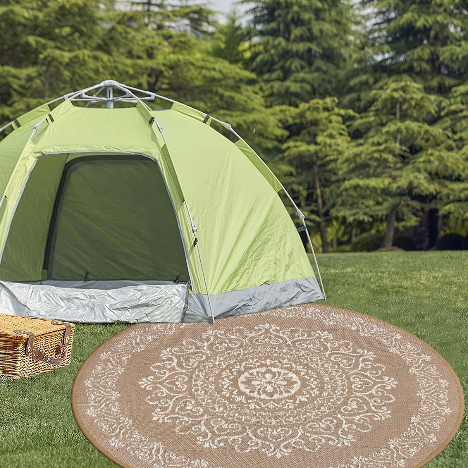 Pauwer Outdoor Rug 6ft round during a beach picnic