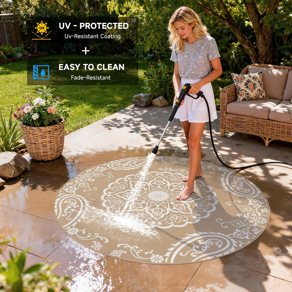 Pauwer Outdoor Rug in outdoor garden setting
