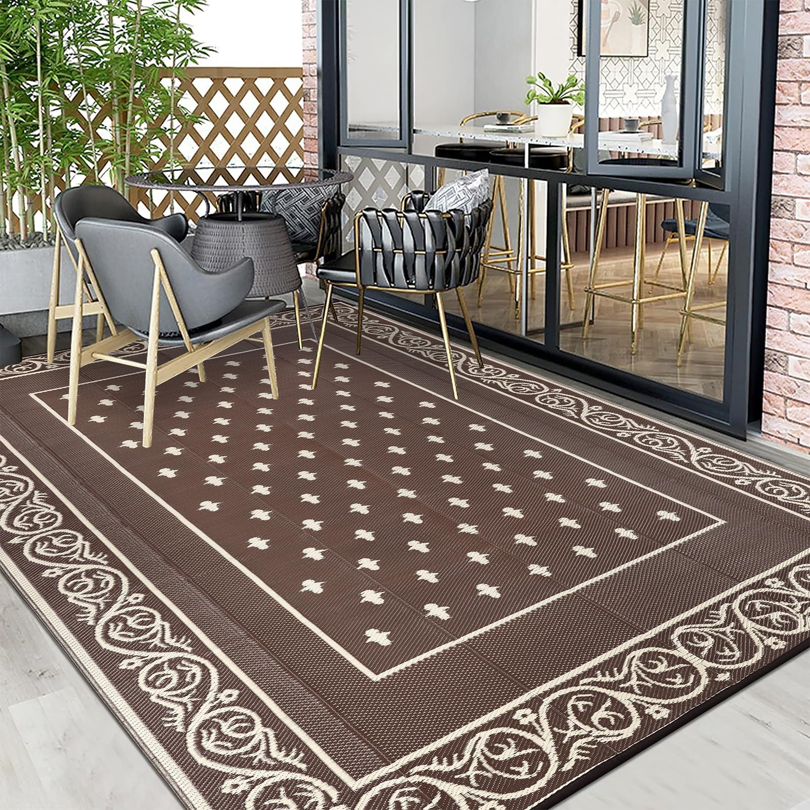Pauwer outdoor rug laid out for a picnic