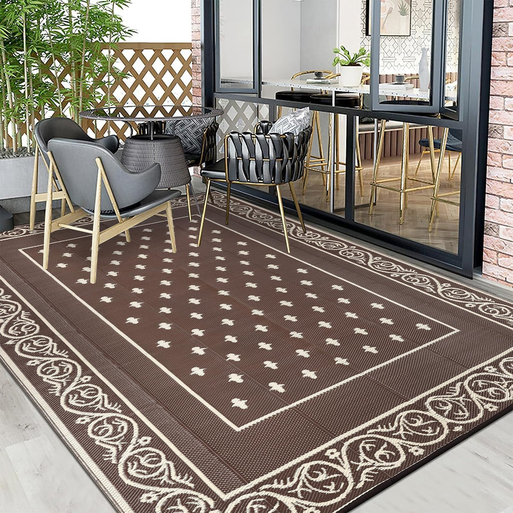 Pauwer outdoor rug laid out for a picnic