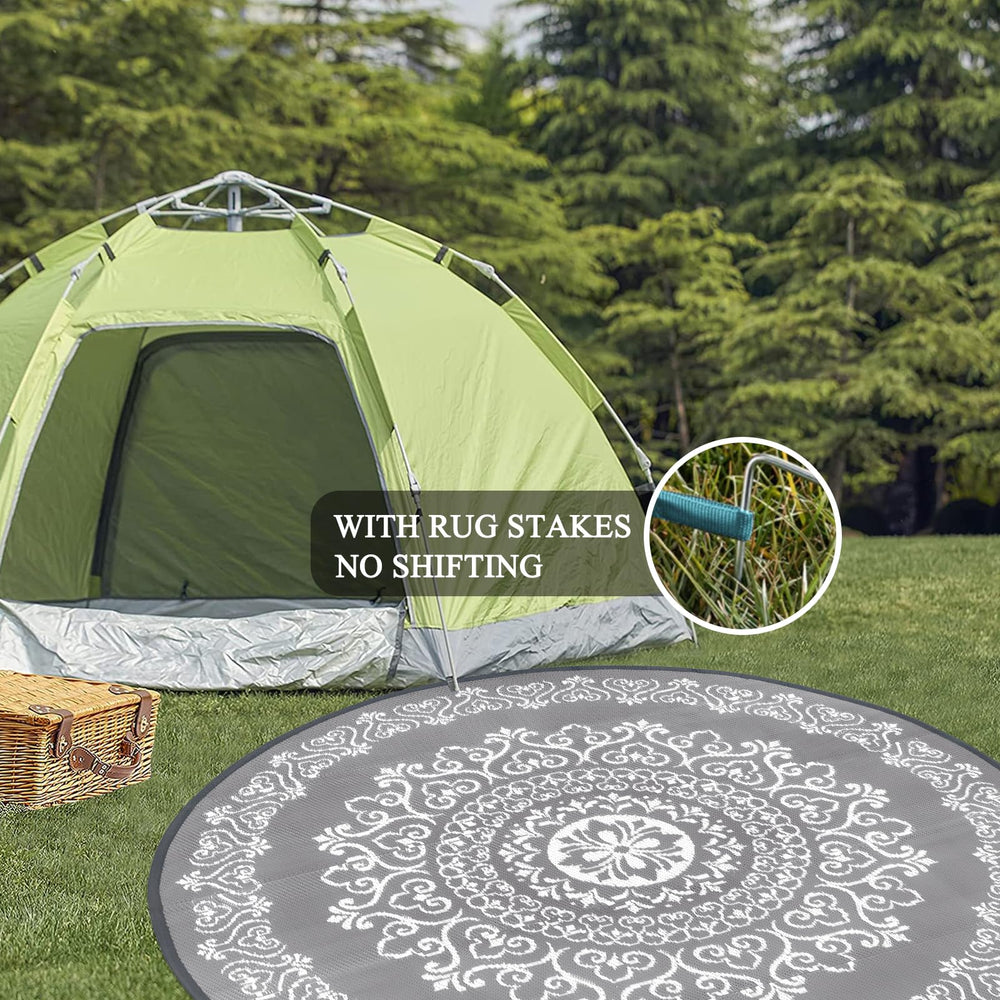 Pauwer Outdoor Rug on a patio with furniture