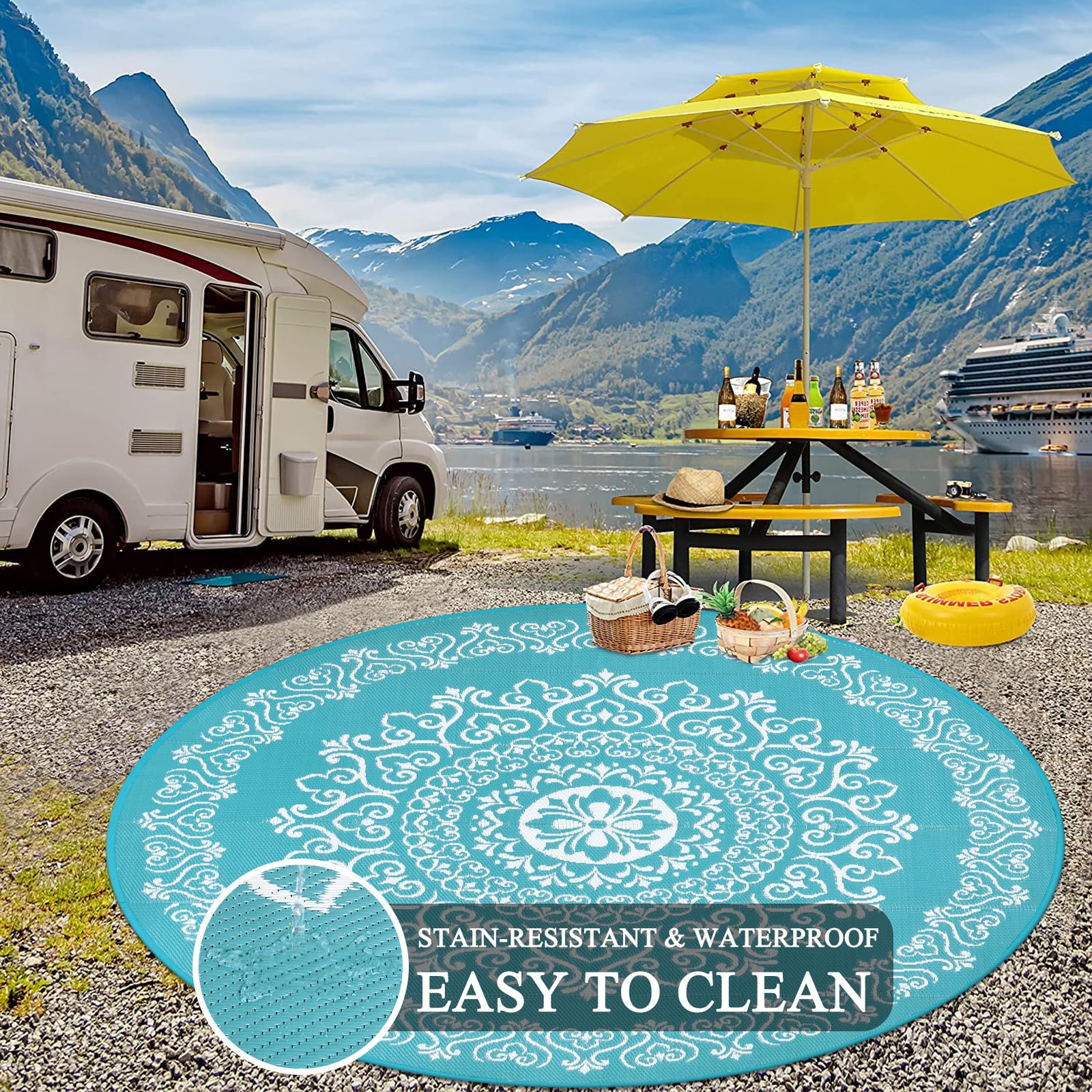Pauwer Outdoor Rug on grass during a picnic