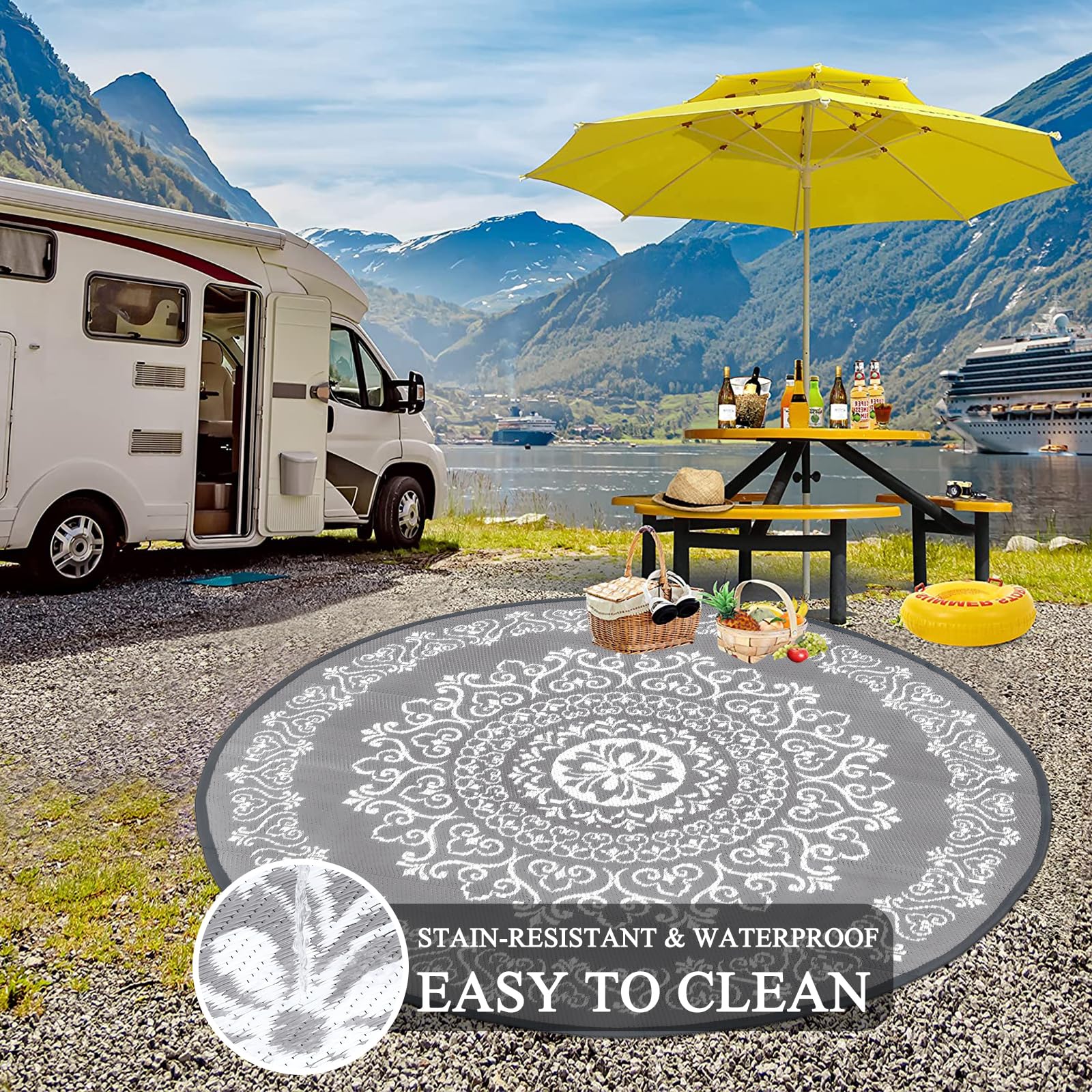 Pauwer Outdoor Rug set up at a picnic