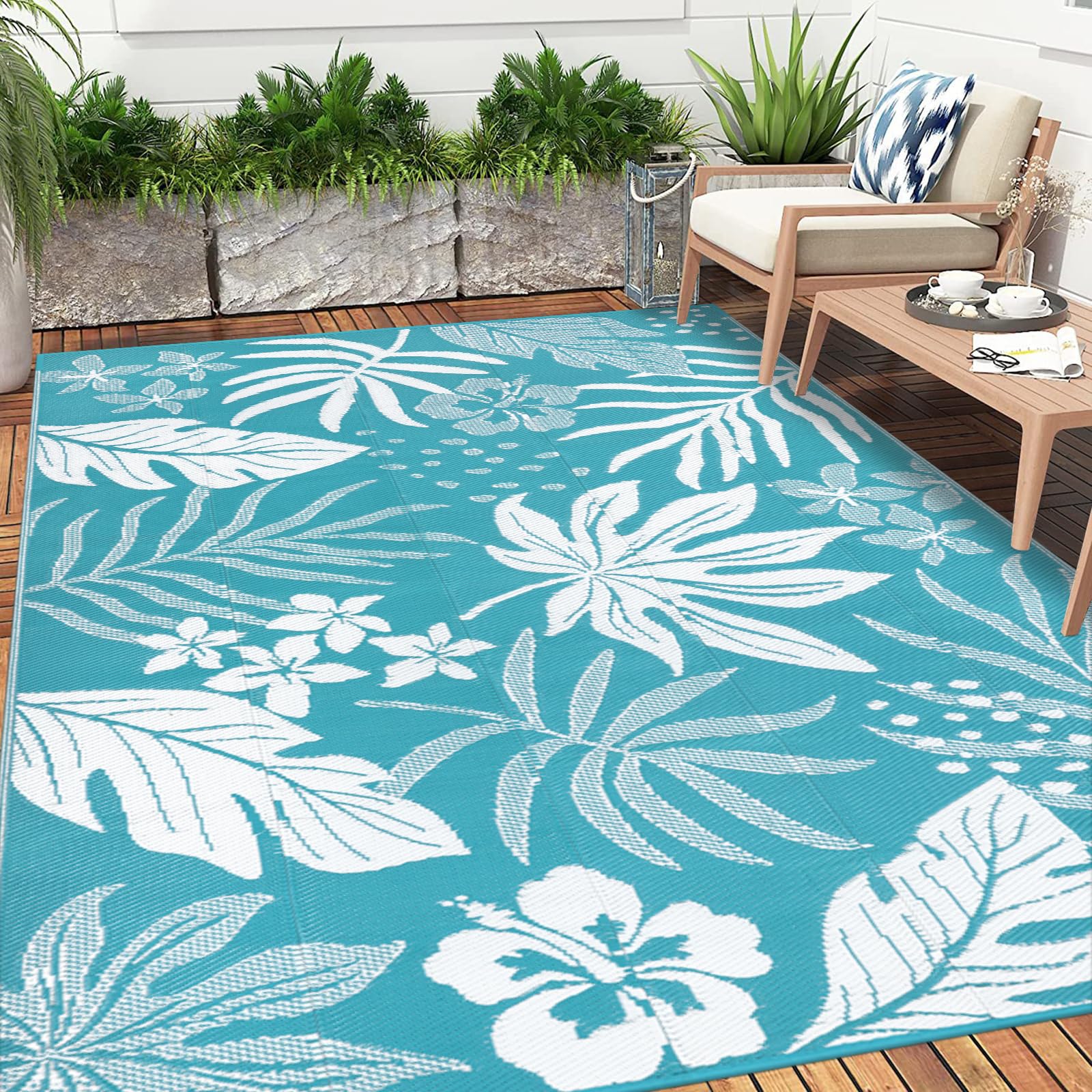 Pauwer outdoor rug with rug stakes