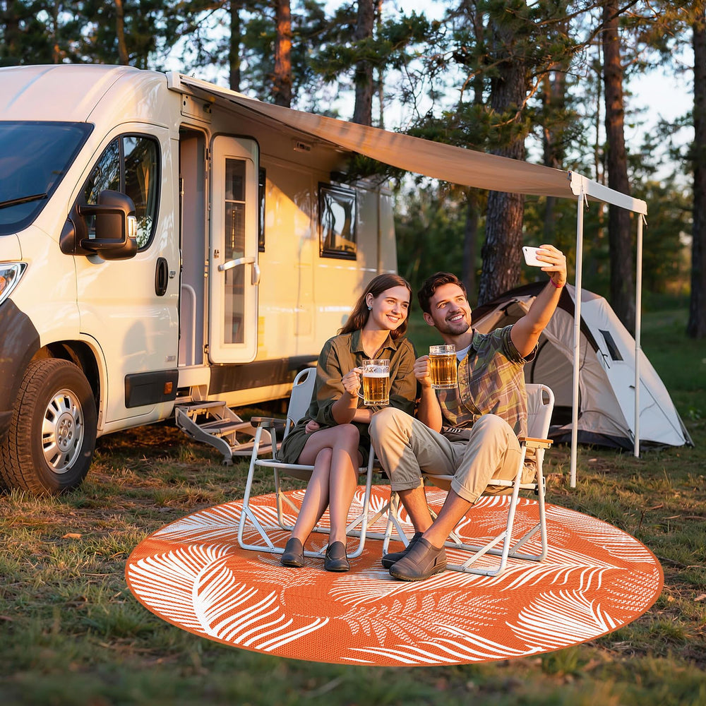 Pauwer outdoor rug with stakes for secure placement